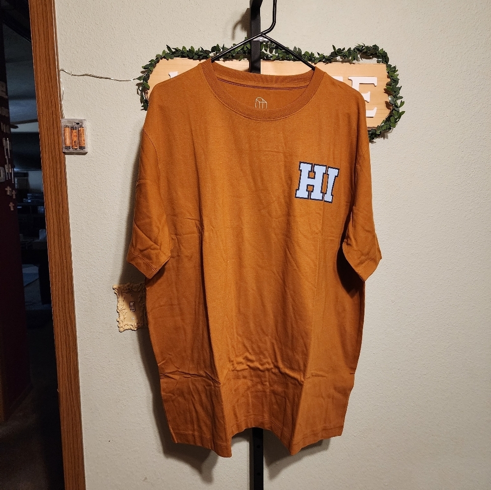 Like new Mens Original Use Graphic Shirt. Size  XL Tall. Orange